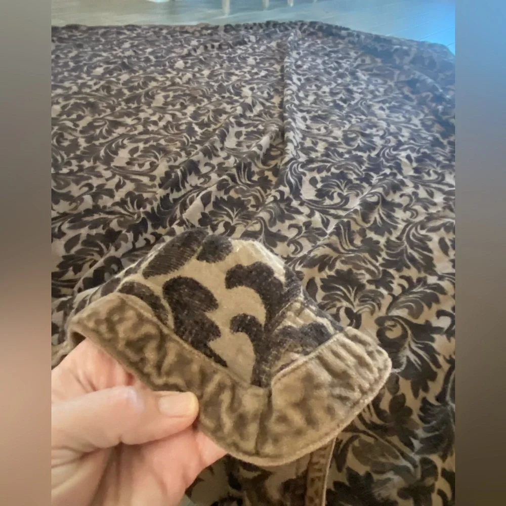 Bella Notte Elegant Brown Tennyson Floral Bedding Coverlet Queen